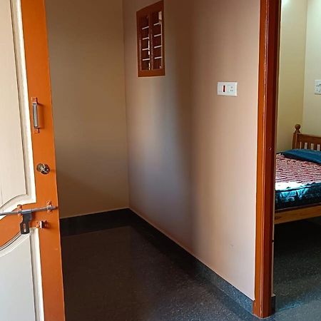 Sathya Guest House Tiruvannāmalai Екстериор снимка